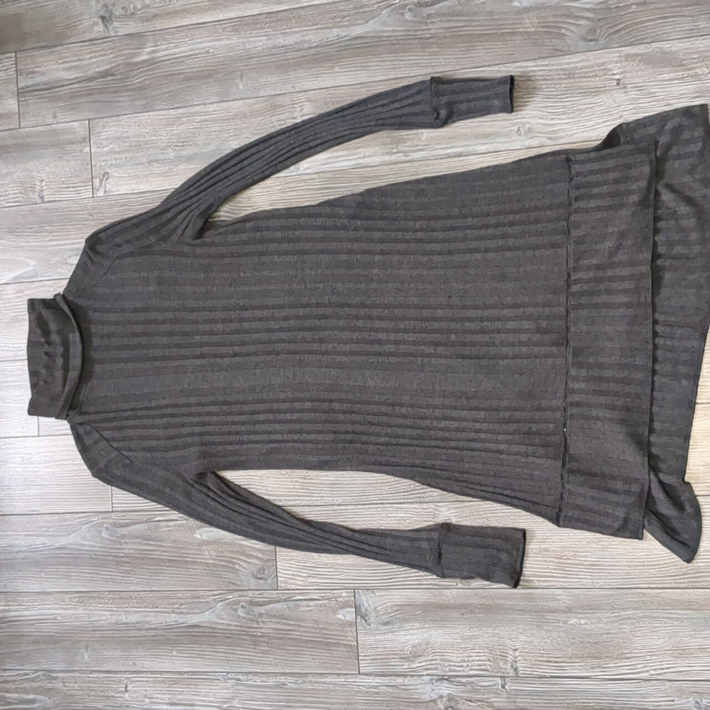 Free People We The Free Gray Ribbed Long Side Slit Turtleneck Size XS